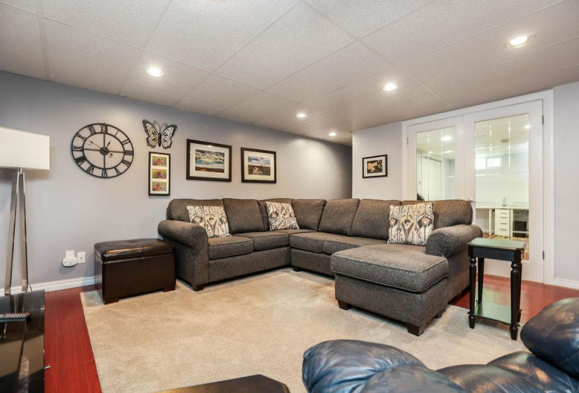 181 Moore, 3 Bedrooms Bedrooms, 12 Rooms Rooms,2 BathroomsBathrooms,Residential,For Sale,Moore