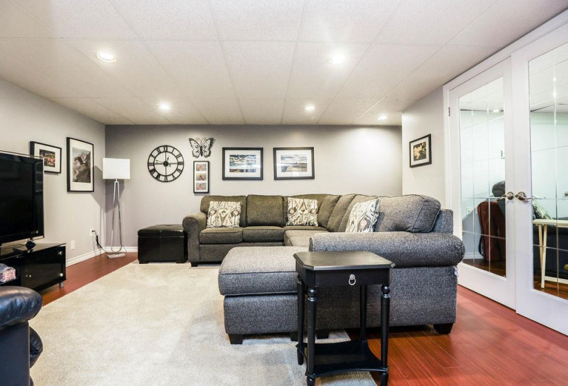 181 Moore, 3 Bedrooms Bedrooms, 12 Rooms Rooms,2 BathroomsBathrooms,Residential,For Sale,Moore