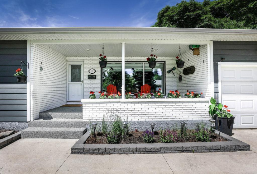 181 Moore, 3 Bedrooms Bedrooms, 12 Rooms Rooms,2 BathroomsBathrooms,Residential,For Sale,Moore