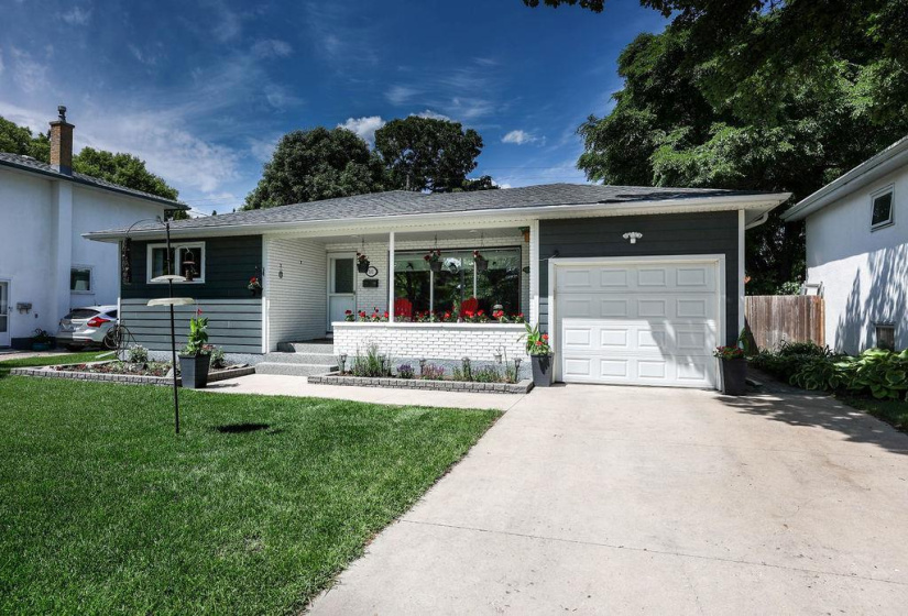 181 Moore, 3 Bedrooms Bedrooms, 12 Rooms Rooms,2 BathroomsBathrooms,Residential,For Sale,Moore