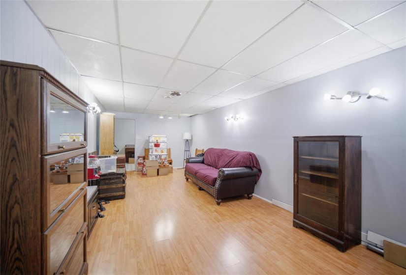 1896 Bannatyne, 4 Bedrooms Bedrooms, 9 Rooms Rooms,1 BathroomBathrooms,Residential,For Sale,Bannatyne