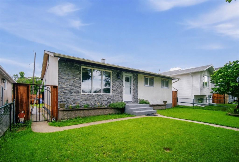 1896 Bannatyne, 4 Bedrooms Bedrooms, 9 Rooms Rooms,1 BathroomBathrooms,Residential,For Sale,Bannatyne