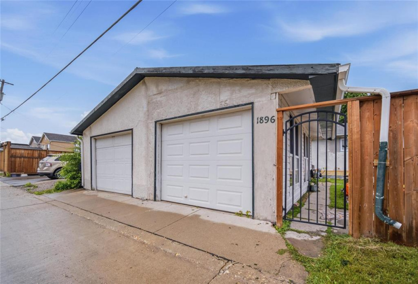 1896 Bannatyne, 4 Bedrooms Bedrooms, 9 Rooms Rooms,1 BathroomBathrooms,Residential,For Sale,Bannatyne