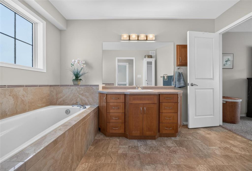 Ensuite with soaker tub
