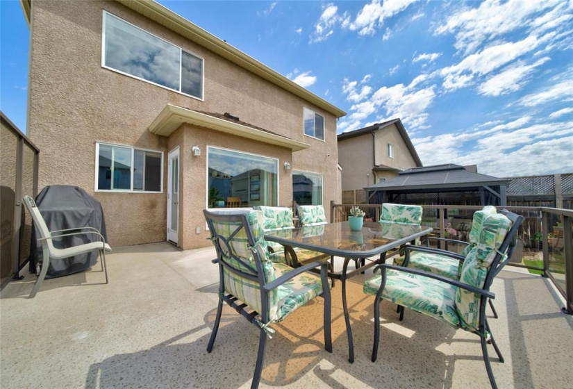 74 Van Slyk, 4 Bedrooms Bedrooms, 17 Rooms Rooms,2 BathroomsBathrooms,Residential,For Sale,Van Slyk