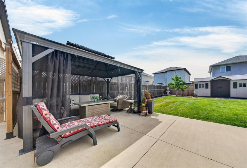74 Van Slyk, 4 Bedrooms Bedrooms, 17 Rooms Rooms,2 BathroomsBathrooms,Residential,For Sale,Van Slyk