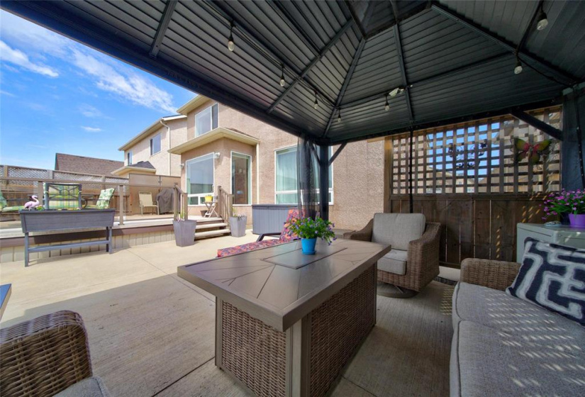 74 Van Slyk, 4 Bedrooms Bedrooms, 17 Rooms Rooms,2 BathroomsBathrooms,Residential,For Sale,Van Slyk