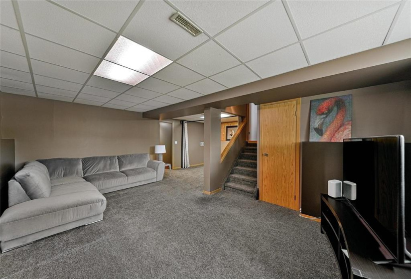 7 Brotman, 3 Bedrooms Bedrooms, 11 Rooms Rooms,2 BathroomsBathrooms,Residential,For Sale,Brotman