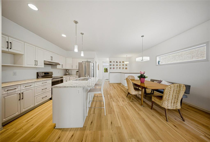 139 Kingsclear, 3 Bedrooms Bedrooms, 10 Rooms Rooms,2 BathroomsBathrooms,Residential,For Sale,Kingsclear