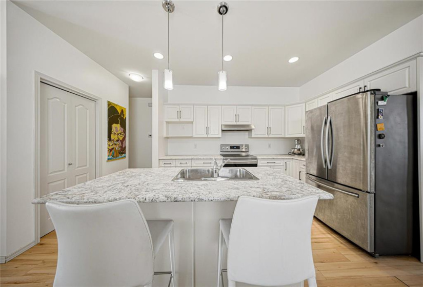 139 Kingsclear, 3 Bedrooms Bedrooms, 10 Rooms Rooms,2 BathroomsBathrooms,Residential,For Sale,Kingsclear