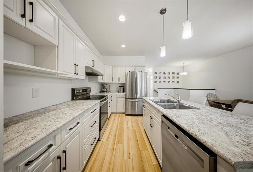 139 Kingsclear, 3 Bedrooms Bedrooms, 10 Rooms Rooms,2 BathroomsBathrooms,Residential,For Sale,Kingsclear