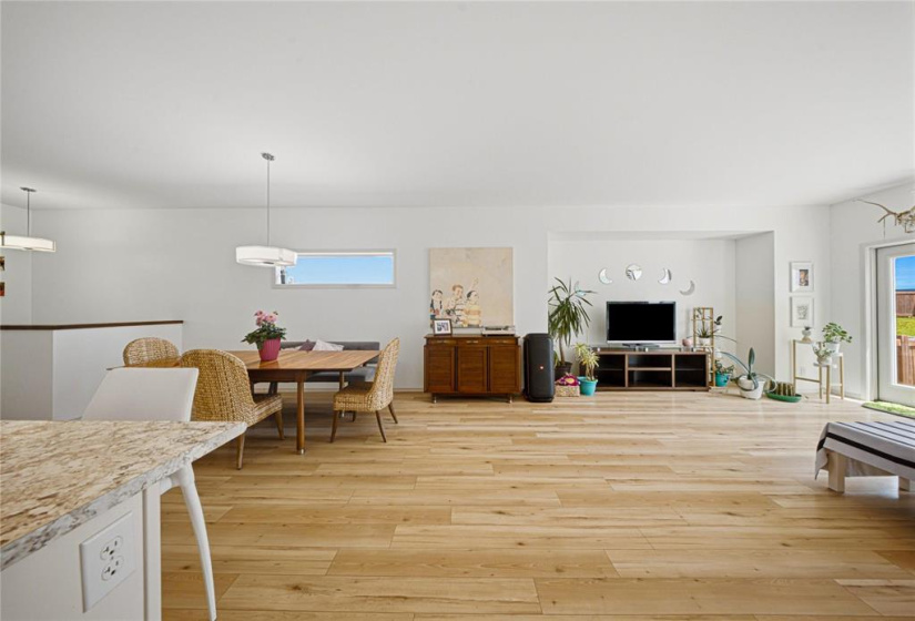 139 Kingsclear, 3 Bedrooms Bedrooms, 10 Rooms Rooms,2 BathroomsBathrooms,Residential,For Sale,Kingsclear
