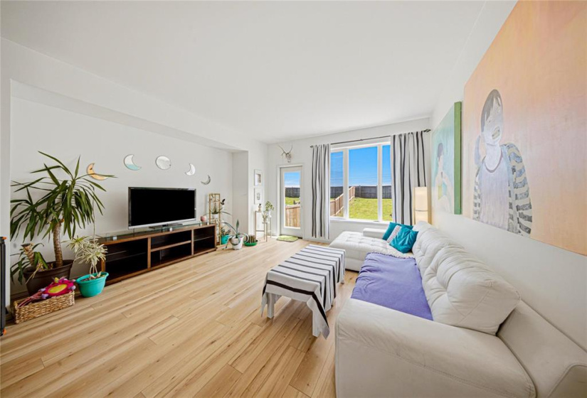 139 Kingsclear, 3 Bedrooms Bedrooms, 10 Rooms Rooms,2 BathroomsBathrooms,Residential,For Sale,Kingsclear