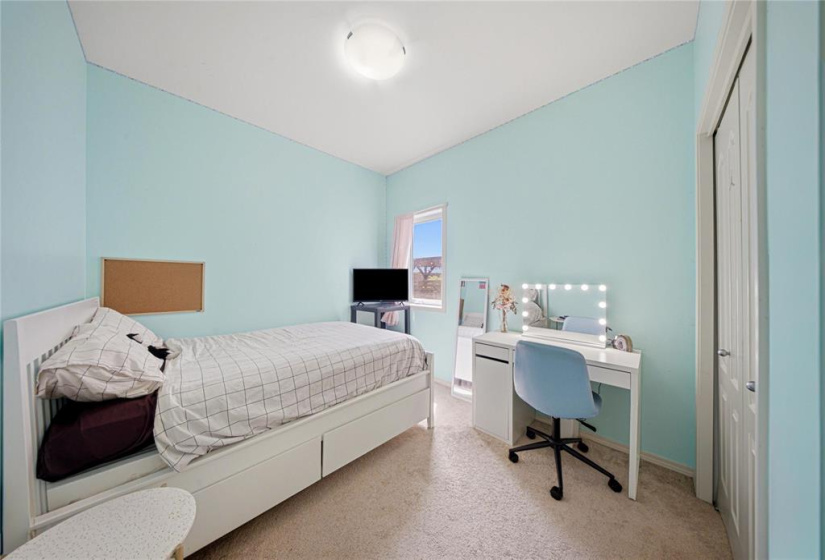 139 Kingsclear, 3 Bedrooms Bedrooms, 10 Rooms Rooms,2 BathroomsBathrooms,Residential,For Sale,Kingsclear
