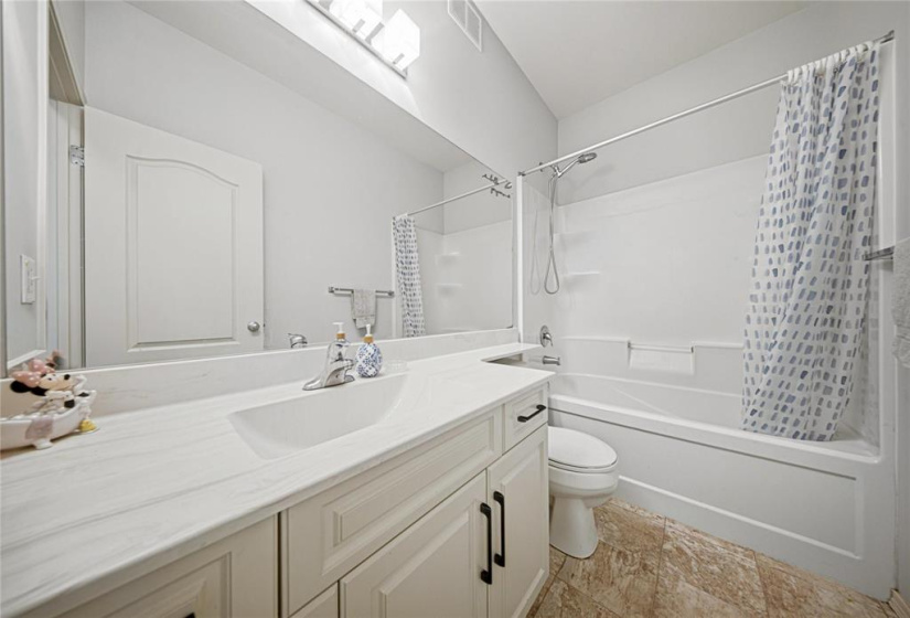 139 Kingsclear, 3 Bedrooms Bedrooms, 10 Rooms Rooms,2 BathroomsBathrooms,Residential,For Sale,Kingsclear