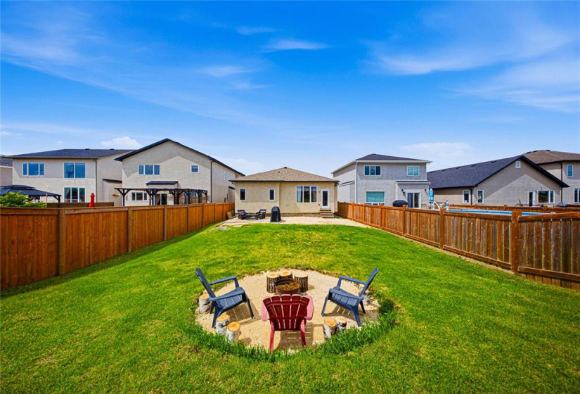 139 Kingsclear, 3 Bedrooms Bedrooms, 10 Rooms Rooms,2 BathroomsBathrooms,Residential,For Sale,Kingsclear