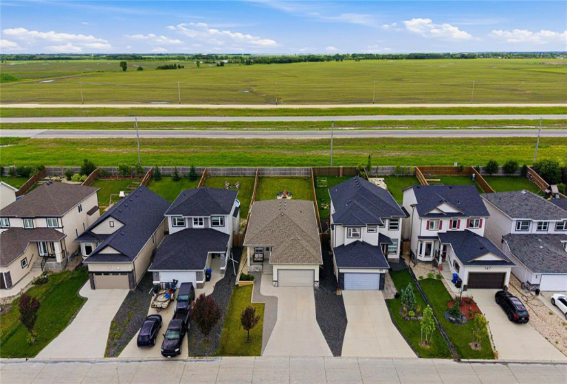 139 Kingsclear, 3 Bedrooms Bedrooms, 10 Rooms Rooms,2 BathroomsBathrooms,Residential,For Sale,Kingsclear