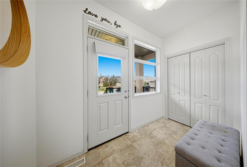 139 Kingsclear, 3 Bedrooms Bedrooms, 10 Rooms Rooms,2 BathroomsBathrooms,Residential,For Sale,Kingsclear