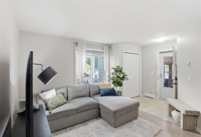 25 Tim Sale, 2 Bedrooms Bedrooms, 5 Rooms Rooms,1 BathroomBathrooms,Condominium,For Sale,Tim Sale