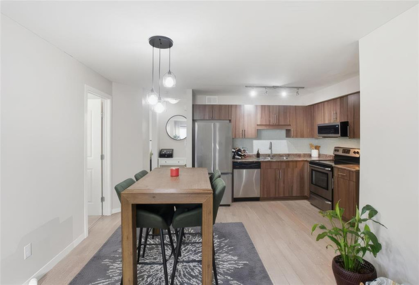 25 Tim Sale, 2 Bedrooms Bedrooms, 5 Rooms Rooms,1 BathroomBathrooms,Condominium,For Sale,Tim Sale