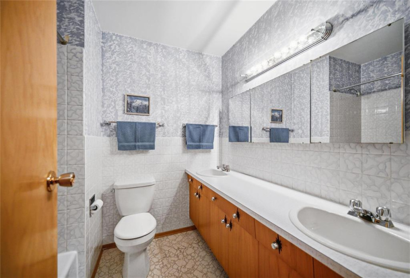 126 Sterling, 4 Bedrooms Bedrooms, 12 Rooms Rooms,2 BathroomsBathrooms,Residential,For Sale,Sterling
