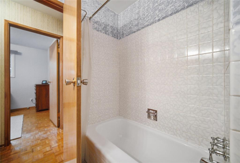 126 Sterling, 4 Bedrooms Bedrooms, 12 Rooms Rooms,2 BathroomsBathrooms,Residential,For Sale,Sterling