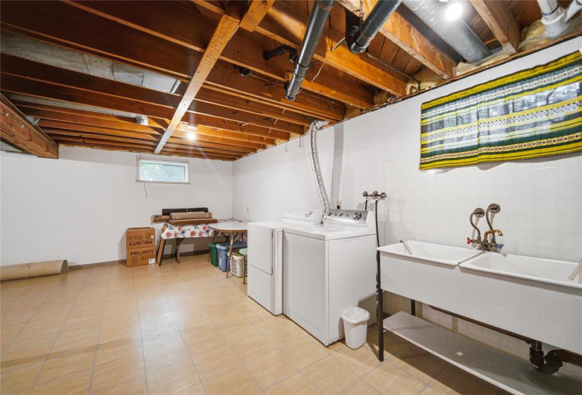 126 Sterling, 4 Bedrooms Bedrooms, 12 Rooms Rooms,2 BathroomsBathrooms,Residential,For Sale,Sterling
