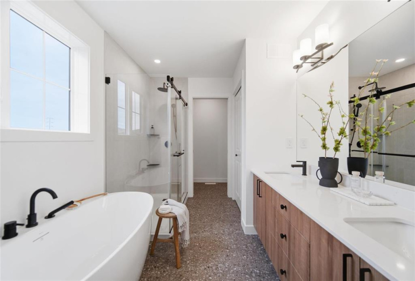 163 Whitehorn, 3 Bedrooms Bedrooms, 14 Rooms Rooms,2 BathroomsBathrooms,Residential,For Sale,Whitehorn