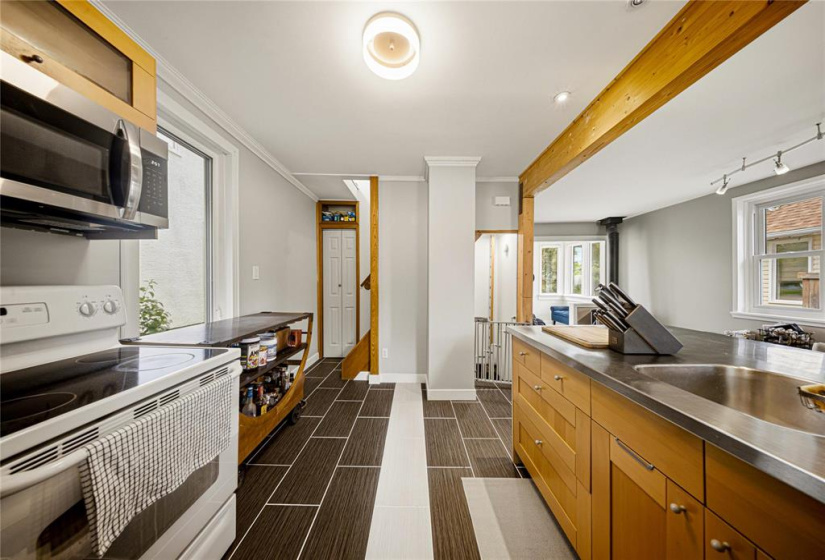 94 Dunraven, 3 Bedrooms Bedrooms, 11 Rooms Rooms,2 BathroomsBathrooms,Residential,For Sale,Dunraven