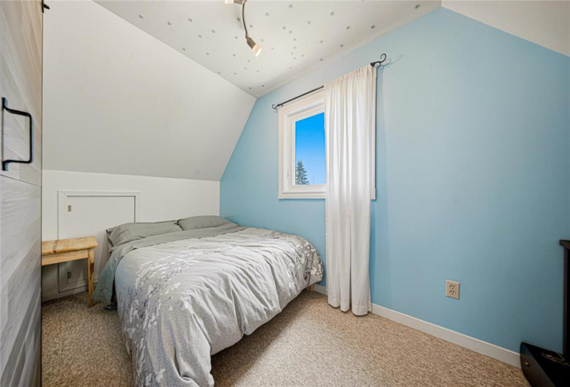 94 Dunraven, 3 Bedrooms Bedrooms, 11 Rooms Rooms,2 BathroomsBathrooms,Residential,For Sale,Dunraven