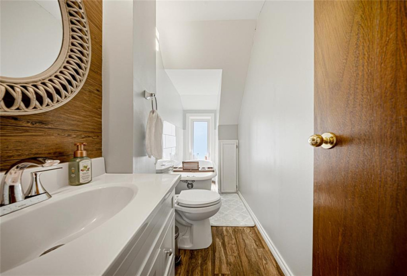 94 Dunraven, 3 Bedrooms Bedrooms, 11 Rooms Rooms,2 BathroomsBathrooms,Residential,For Sale,Dunraven