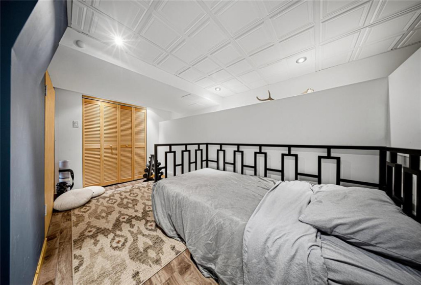 94 Dunraven, 3 Bedrooms Bedrooms, 11 Rooms Rooms,2 BathroomsBathrooms,Residential,For Sale,Dunraven