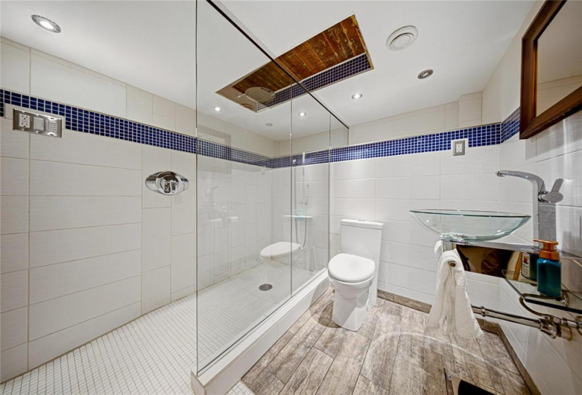 94 Dunraven, 3 Bedrooms Bedrooms, 11 Rooms Rooms,2 BathroomsBathrooms,Residential,For Sale,Dunraven