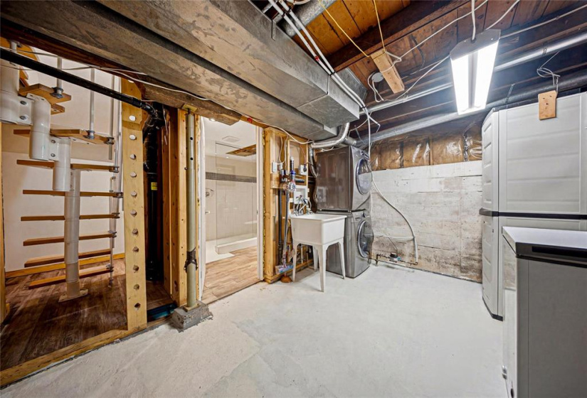 94 Dunraven, 3 Bedrooms Bedrooms, 11 Rooms Rooms,2 BathroomsBathrooms,Residential,For Sale,Dunraven