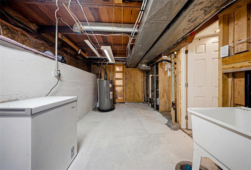 94 Dunraven, 3 Bedrooms Bedrooms, 11 Rooms Rooms,2 BathroomsBathrooms,Residential,For Sale,Dunraven