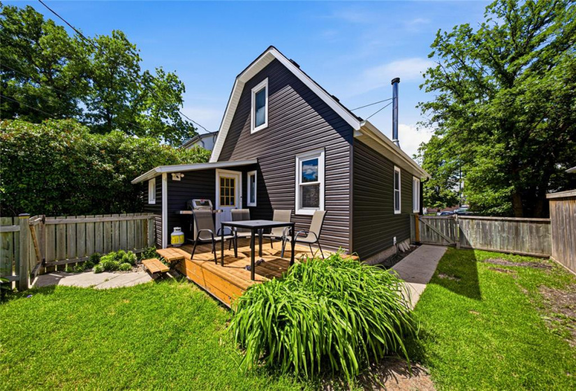 94 Dunraven, 3 Bedrooms Bedrooms, 11 Rooms Rooms,2 BathroomsBathrooms,Residential,For Sale,Dunraven