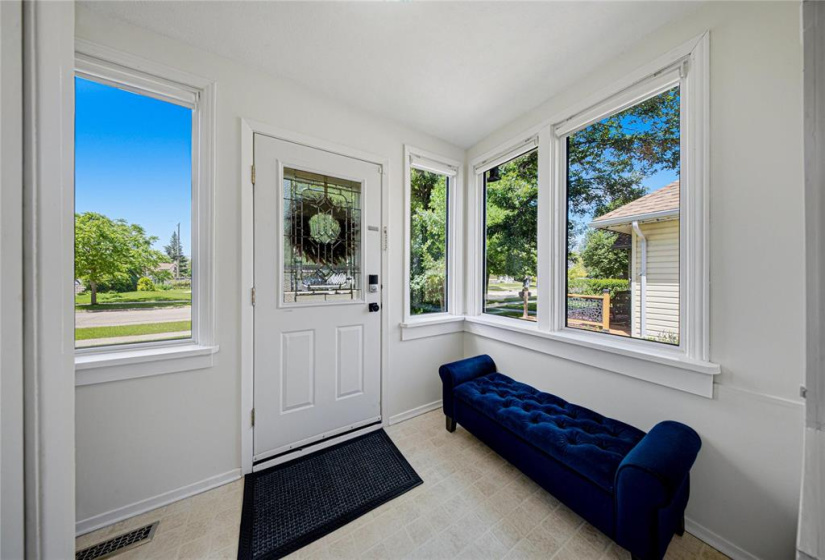 94 Dunraven, 3 Bedrooms Bedrooms, 11 Rooms Rooms,2 BathroomsBathrooms,Residential,For Sale,Dunraven