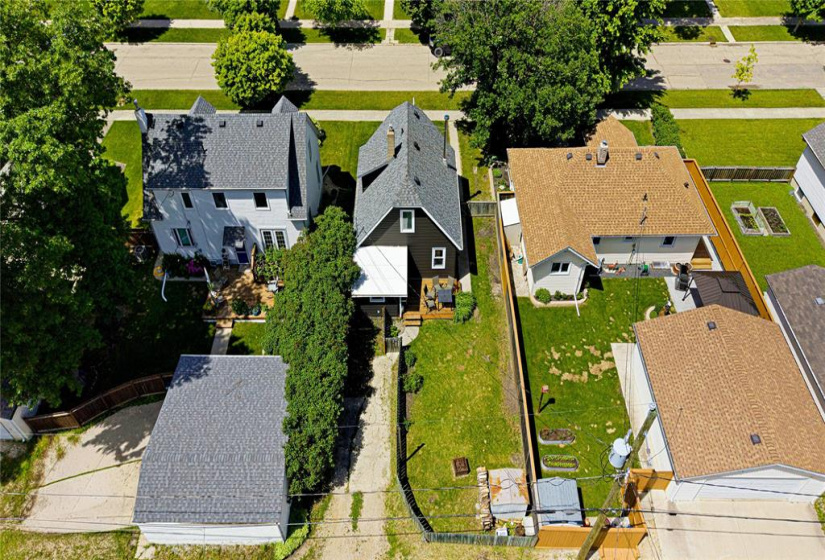 94 Dunraven, 3 Bedrooms Bedrooms, 11 Rooms Rooms,2 BathroomsBathrooms,Residential,For Sale,Dunraven