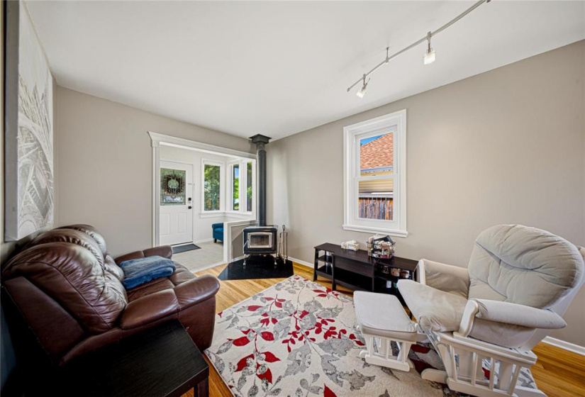 94 Dunraven, 3 Bedrooms Bedrooms, 11 Rooms Rooms,2 BathroomsBathrooms,Residential,For Sale,Dunraven