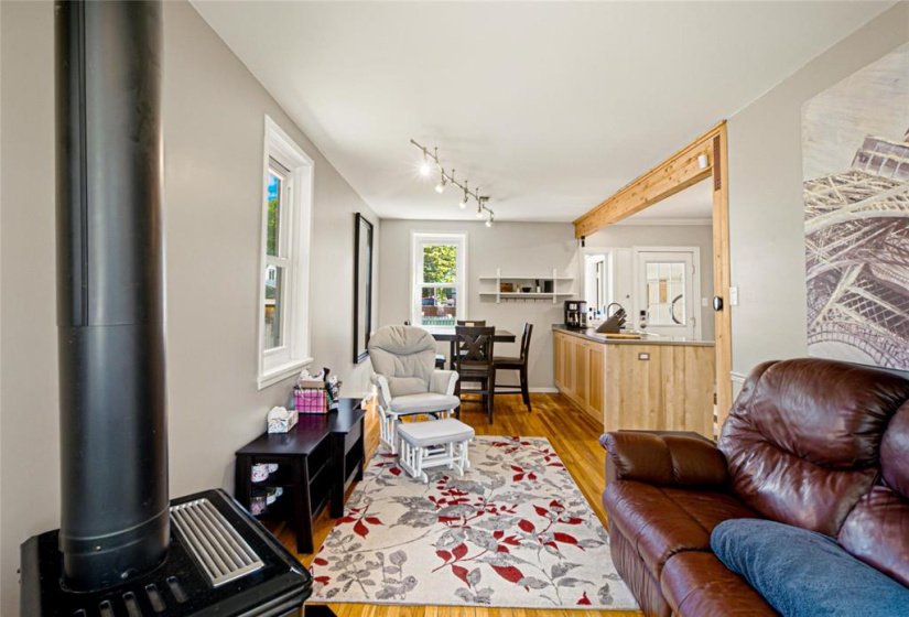 94 Dunraven, 3 Bedrooms Bedrooms, 11 Rooms Rooms,2 BathroomsBathrooms,Residential,For Sale,Dunraven