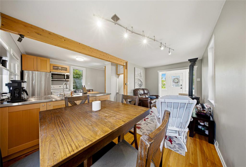 94 Dunraven, 3 Bedrooms Bedrooms, 11 Rooms Rooms,2 BathroomsBathrooms,Residential,For Sale,Dunraven