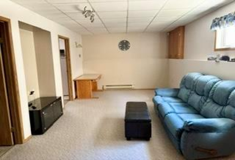 114 Brotman, 4 Bedrooms Bedrooms, 10 Rooms Rooms,2 BathroomsBathrooms,Residential,For Sale,Brotman