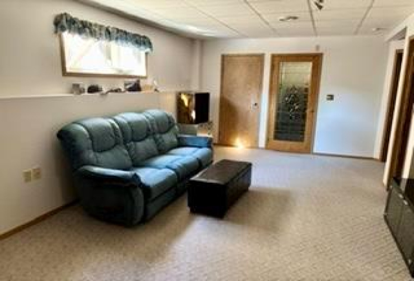 114 Brotman, 4 Bedrooms Bedrooms, 10 Rooms Rooms,2 BathroomsBathrooms,Residential,For Sale,Brotman