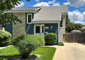 114 Brotman, 4 Bedrooms Bedrooms, 10 Rooms Rooms,2 BathroomsBathrooms,Residential,For Sale,Brotman 114 Brotman, 4 Bedrooms Bedrooms, 10 Rooms Rooms,2 BathroomsBathrooms,Residential,For Sale,Brotman