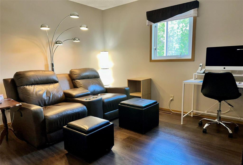 114 Brotman, 4 Bedrooms Bedrooms, 10 Rooms Rooms,2 BathroomsBathrooms,Residential,For Sale,Brotman