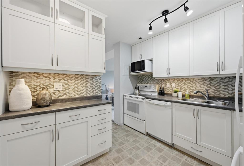 3030 Pembina, 2 Bedrooms Bedrooms, 7 Rooms Rooms,1 BathroomBathrooms,Condominium,For Sale,Pembina