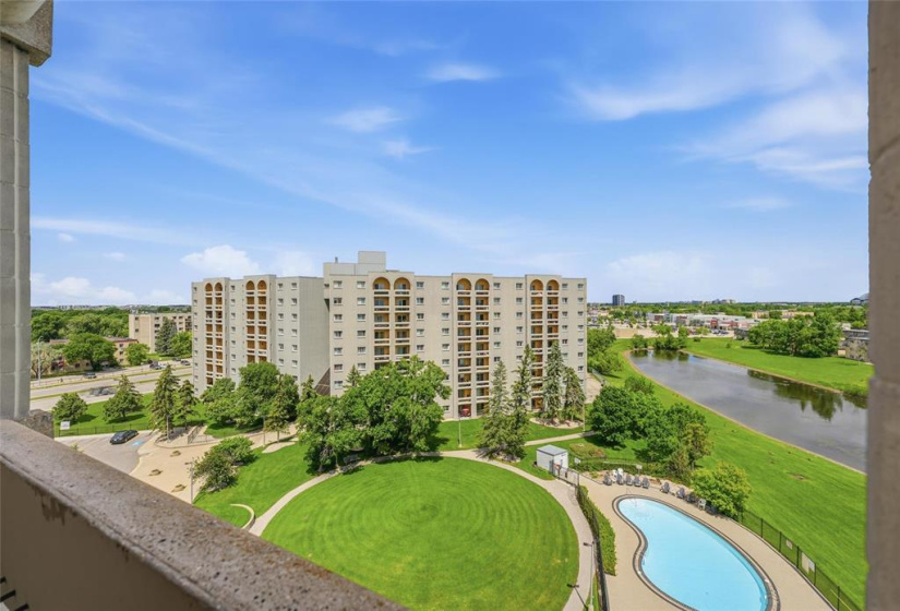 3030 Pembina, 2 Bedrooms Bedrooms, 7 Rooms Rooms,1 BathroomBathrooms,Condominium,For Sale,Pembina