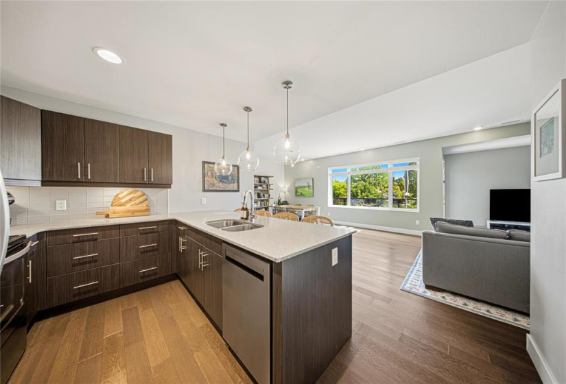 880 Rathgar, 3 Bedrooms Bedrooms, 11 Rooms Rooms,2 BathroomsBathrooms,Condominium,For Sale,Rathgar