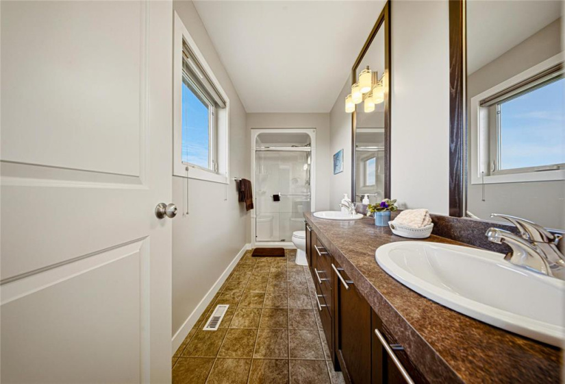 1290 Warde, 3 Bedrooms Bedrooms, 13 Rooms Rooms,2 BathroomsBathrooms,Condominium,For Sale,Warde