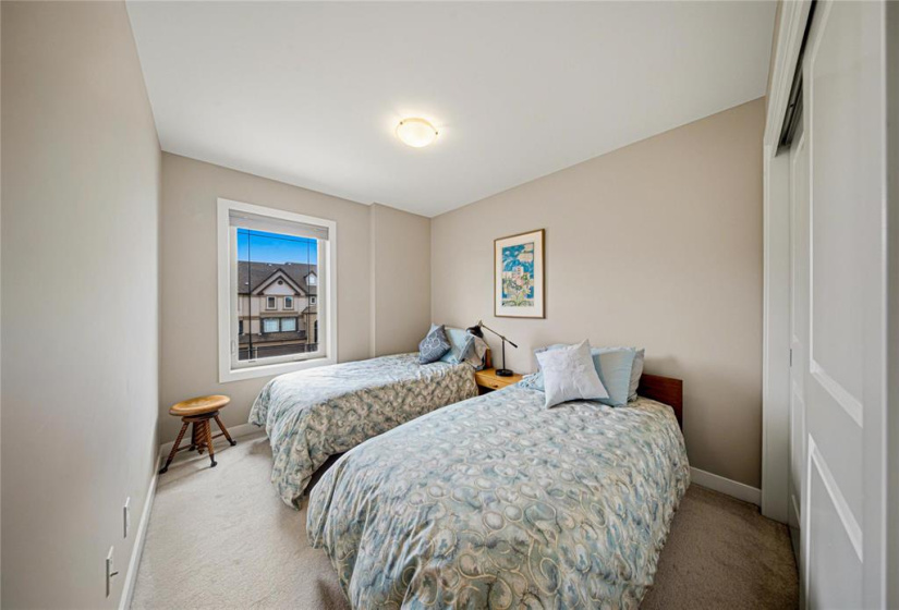 1290 Warde, 3 Bedrooms Bedrooms, 13 Rooms Rooms,2 BathroomsBathrooms,Condominium,For Sale,Warde